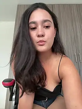 Snapshot of Nina_lovi chatting on June 16, 2026, 10:10 pm Nina lovi online show from June 16, 2026, 10:10 pm