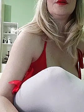 Snapshot of Vivian115 chatting on June 9, 2026, 8:32 pm Vivian115 online show from June 9, 2026, 8:32 pm