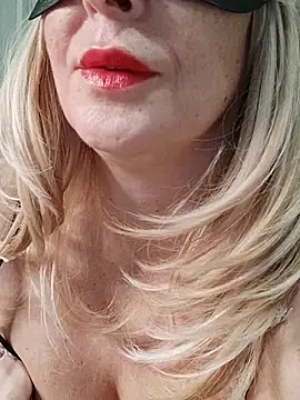 Snapshot of Vivian115 chatting on November 22, 2025, 3:44 pm Vivian115 online show from November 22, 2025, 3:44 pm