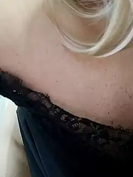 Snapshot of Vivian115 chatting on September 24, 2025, 11:39 am Vivian115 online show from September 24, 2025, 11:39 am