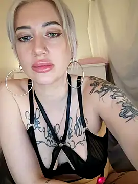 Snapshot of Fuck-Gina chatting on July 8, 2026, 7:03 pm Fuck-Gina online show from July 8, 2026, 7:03 pm