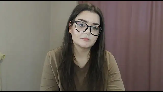 ohhhMie online show from February 23, 2025, 2:14 pm