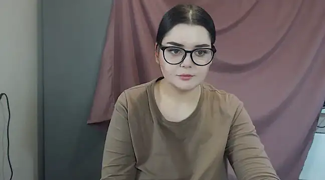 ohhhMie online show from February 11, 2025, 6:55 pm