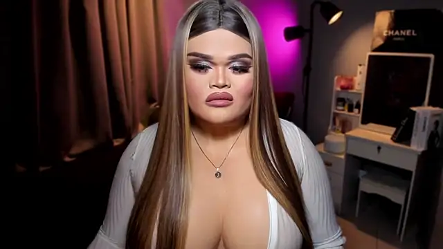 KarolinaThompson online show from December 1, 2024, 4:34 pm