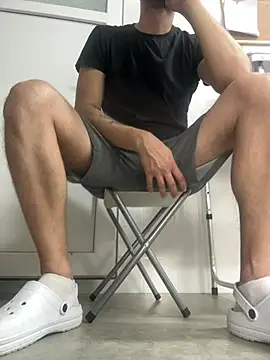 Snapshot of AlexandruUK chatting on June 23, 2026, 12:14 pm AlexandruUK online show from June 23, 2026, 12:14 pm