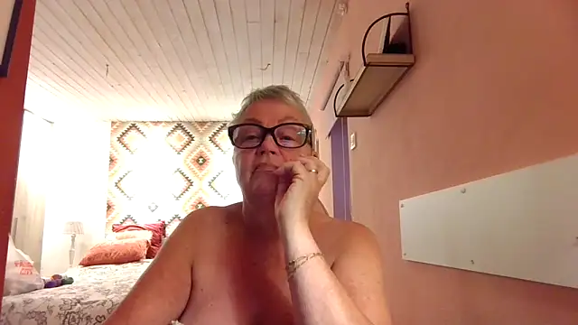 Snapshot of GrannyChrissy68 chatting on November 21, 2025, 3:00 pm GrannyChrissy68 online show from November 21, 2025, 3:00 pm