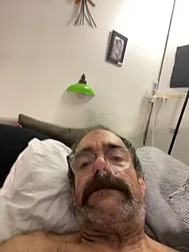 Snapshot of Trainee2Bpeed chatting on October 29, 2025, 10:36 am Trainee2Bpeed online show from October 29, 2025, 10:36 am