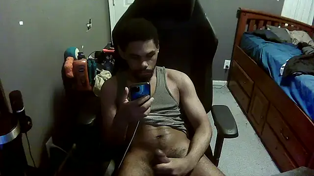 Snapshot of Neovergil0 chatting on October 31, 2025, 12:18 am Neovergil0 online show from October 31, 2025, 12:18 am