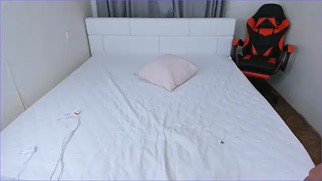 Snapshot of DreamGirl225 chatting on December 1, 2025, 11:05 pm DreamGirl225 online show from December 1, 2025, 11:05 pm