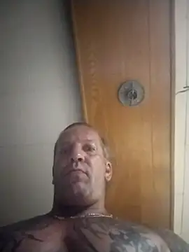 trucker1979 online show from July 18, 2026, 1:41 pm