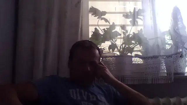 Snapshot of grzes19763 chatting on July 9, 2026, 8:15 am grzes19763 online show from July 9, 2026, 8:15 am