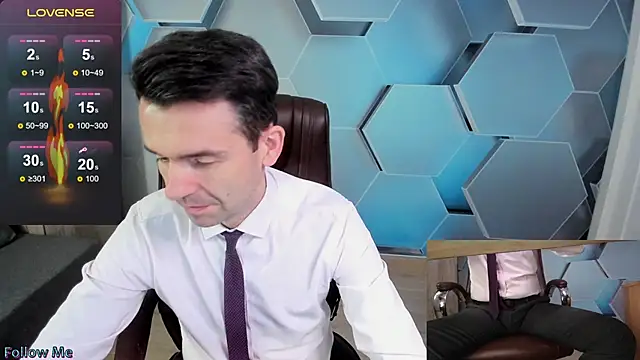 SteveTiger online show from December 14, 2025, 1:06 pm