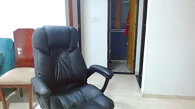 Ixchel Anaid online show from November 24, 2025, 1:22 pm