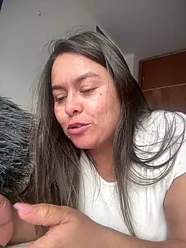 Ixchel Anaid online show from March 5, 2026, 6:26 pm