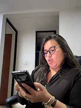 Ixchel Anaid online show from November 25, 2025, 1:28 am