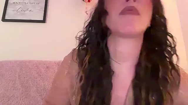 Snapshot of EmilyBlue chatting on June 14, 2026, 7:48 pm EmilyBlue online show from June 14, 2026, 7:48 pm