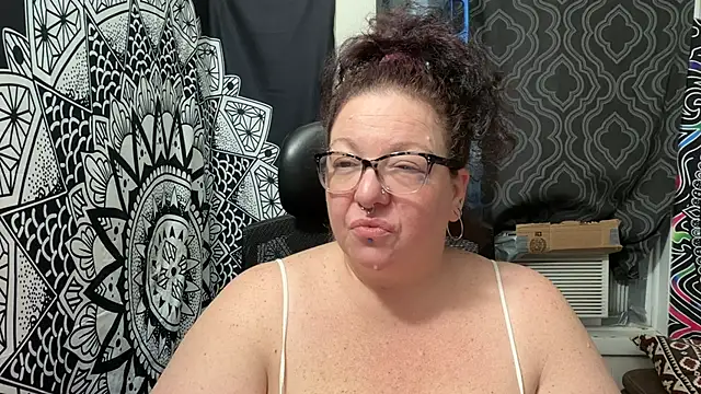 Snapshot of Miss_Phat_Booty chatting on May 24, 2026, 4:45 am Miss Phat Booty online show from May 24, 2026, 4:45 am