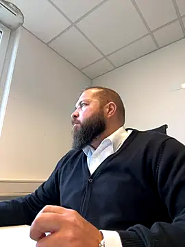 Fred-Berlin online show from November 18, 2025, 9:34 am