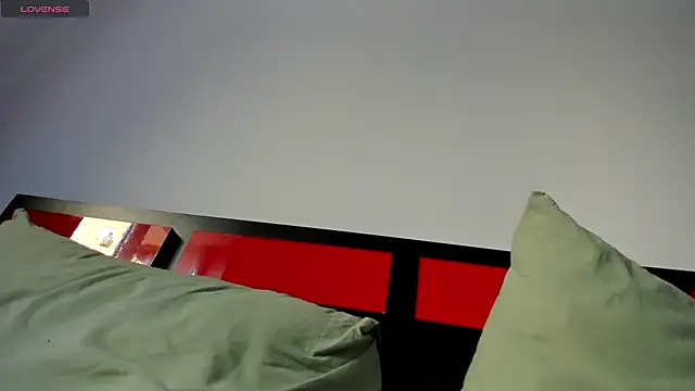 suuzykiss online show from October 1, 2025, 6:07 am