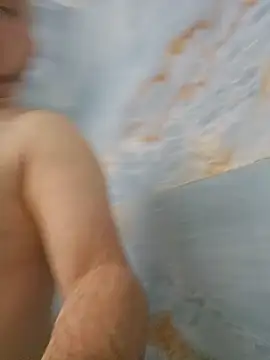 latinoflpr online show from April 10, 2026, 9:44 pm