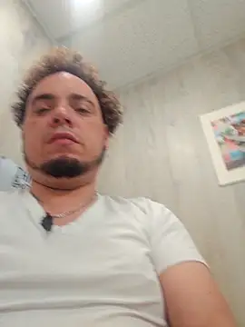 latinoflpr online show from February 4, 2026, 7:20 pm