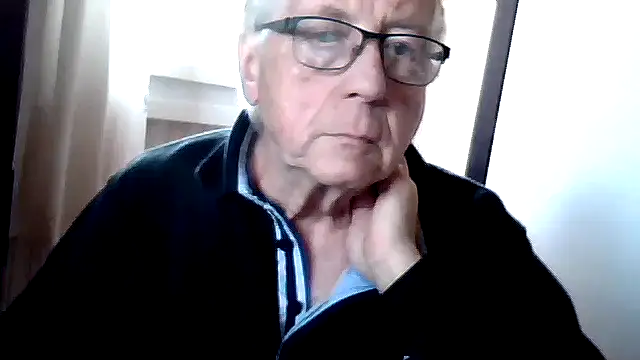 johnjohn622662 online show from May 21, 2026, 3:20 pm