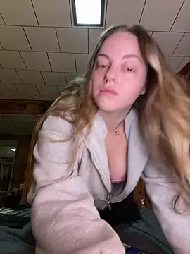 jaseyrae online show from January 3, 2025, 8:01 pm