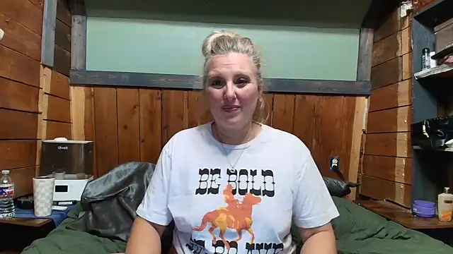 lisaxlovexxx online show from April 18, 2026, 4:15 am