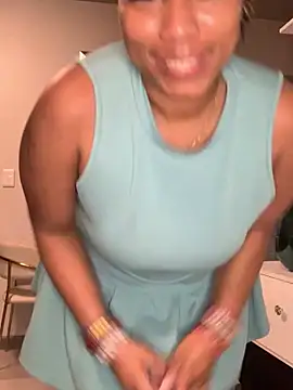 CurvyDesire1 online show from February 5, 2026, 10:38 pm