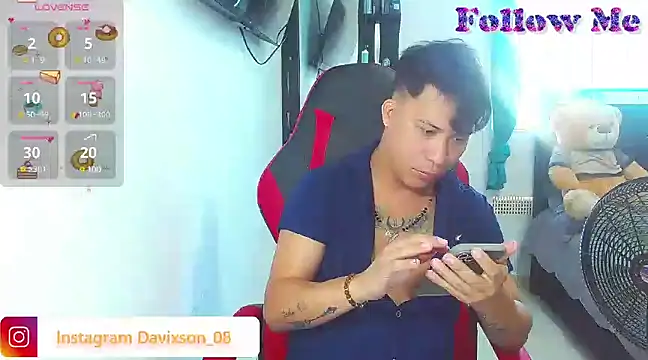 boyhot23x online show from January 10, 2025, 2:45 pm