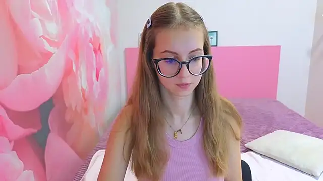 Snapshot of AliceAdams chatting on December 4, 2025, 7:07 am AliceAdams online show from December 4, 2025, 7:07 am