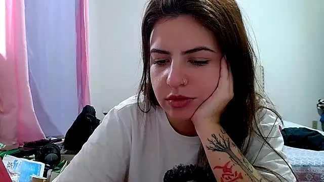 chelbyy online show from November 18, 2025, 5:16 pm