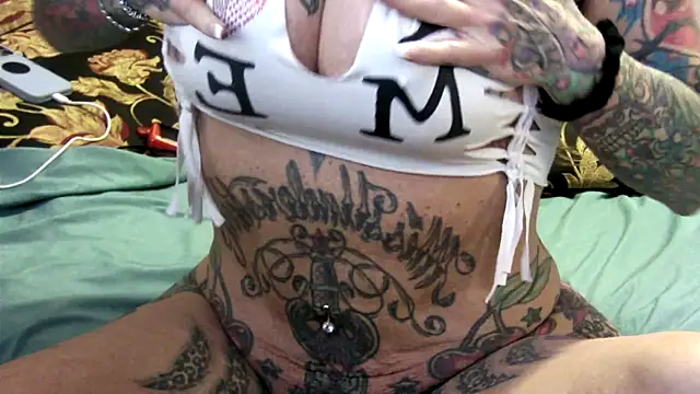 Snapshot of pamelagunns chatting on October 27, 2025, 3:57 pm pamelagunns online show from October 27, 2025, 3:57 pm