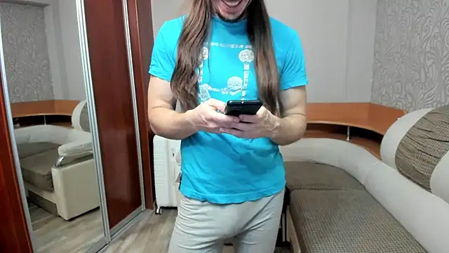 Snapshot of Marrymepls chatting on January 7, 2026, 10:42 am Marrymepls online show from January 7, 2026, 10:42 am