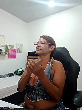 Snapshot of BustyMilf_ chatting on October 27, 2025, 1:23 pm BustyMilf online show from October 27, 2025, 1:23 pm