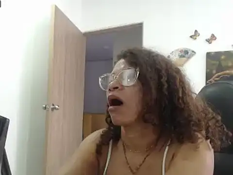 Snapshot of BustyMilf_ chatting on March 19, 2025, 4:13 pm BustyMilf online show from March 19, 2025, 4:13 pm