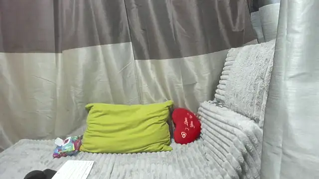 Snapshot of jessystarr chatting on November 24, 2025, 7:36 pm jessystarr online show from November 24, 2025, 7:36 pm