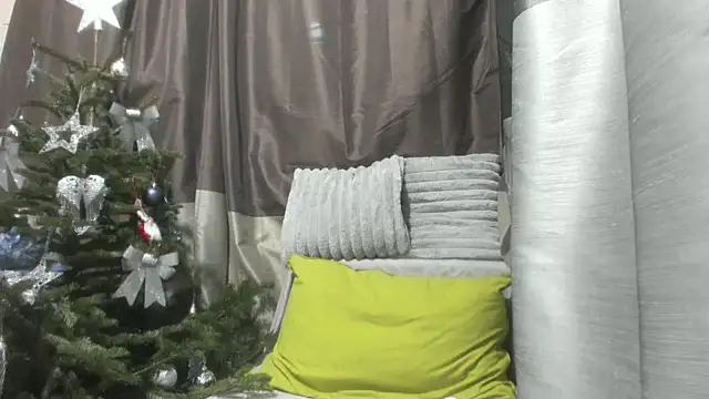 Snapshot of jessystarr chatting on December 15, 2025, 5:52 pm jessystarr online show from December 15, 2025, 5:52 pm