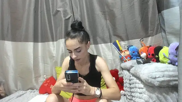 Snapshot of jessystarr chatting on December 4, 2025, 1:04 am jessystarr online show from December 4, 2025, 1:04 am