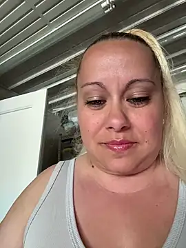 SabinaSweety online show from April 30, 2026, 1:18 pm