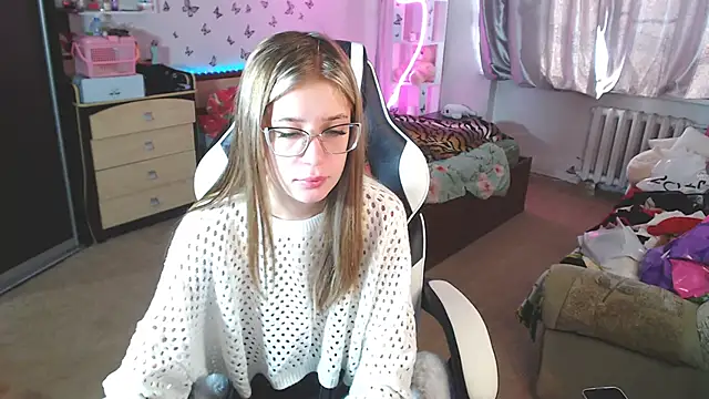 Kira honeyy online show from March 6, 2025, 4:52 am