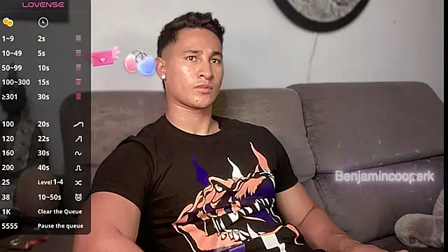 Snapshot of BenjaminCooperk chatting on October 6, 2025, 1:29 am BenjaminCooperk online show from October 6, 2025, 1:29 am