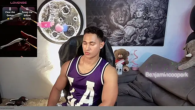 Snapshot of BenjaminCooperk chatting on October 30, 2025, 7:44 pm BenjaminCooperk online show from October 30, 2025, 7:44 pm