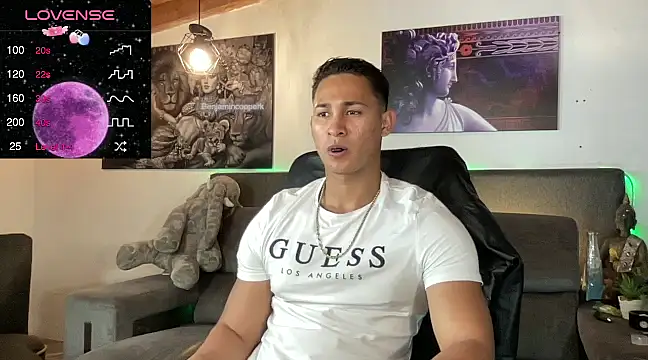 Snapshot of BenjaminCooperk chatting on March 22, 2025, 4:35 am BenjaminCooperk online show from March 22, 2025, 4:35 am