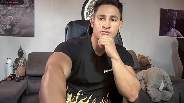 Snapshot of BenjaminCooperk chatting on October 9, 2025, 6:03 am BenjaminCooperk online show from October 9, 2025, 6:03 am