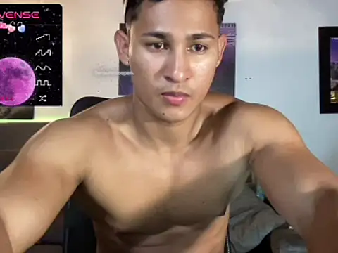 Snapshot of BenjaminCooperk chatting on March 8, 2025, 10:02 pm BenjaminCooperk online show from March 8, 2025, 10:02 pm