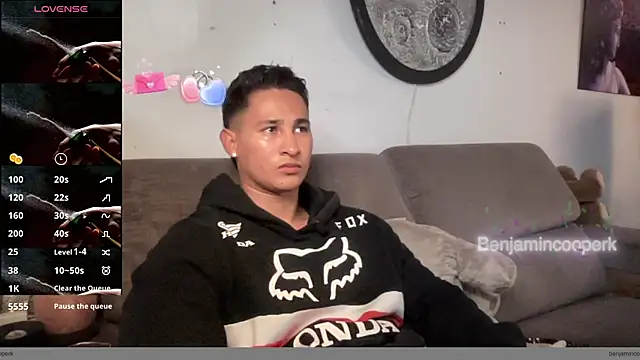 Snapshot of BenjaminCooperk chatting on October 7, 2025, 4:46 am BenjaminCooperk online show from October 7, 2025, 4:46 am