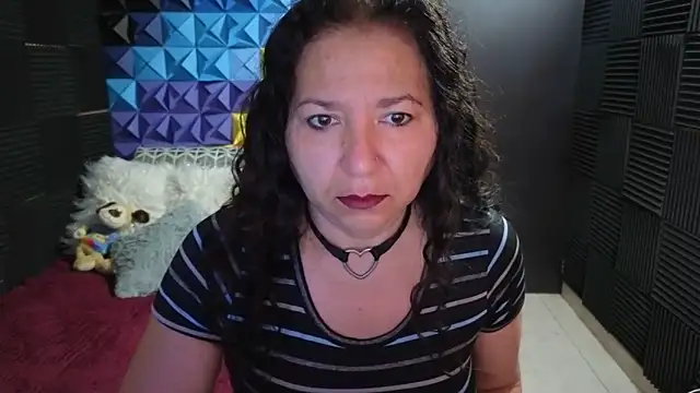 Snapshot of katifoxx chatting on November 24, 2025, 4:07 pm katifoxx online show from November 24, 2025, 4:07 pm