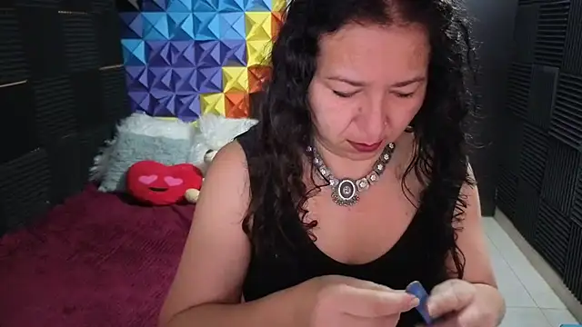 Snapshot of katifoxx chatting on October 23, 2025, 3:00 pm katifoxx online show from October 23, 2025, 3:00 pm