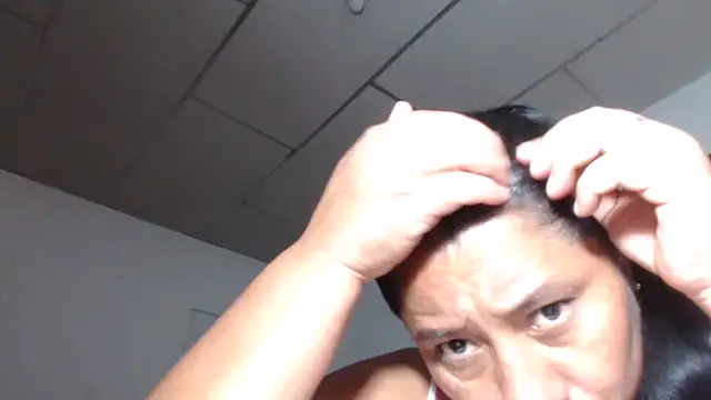 adrixxx38 online show from December 17, 2025, 9:09 pm